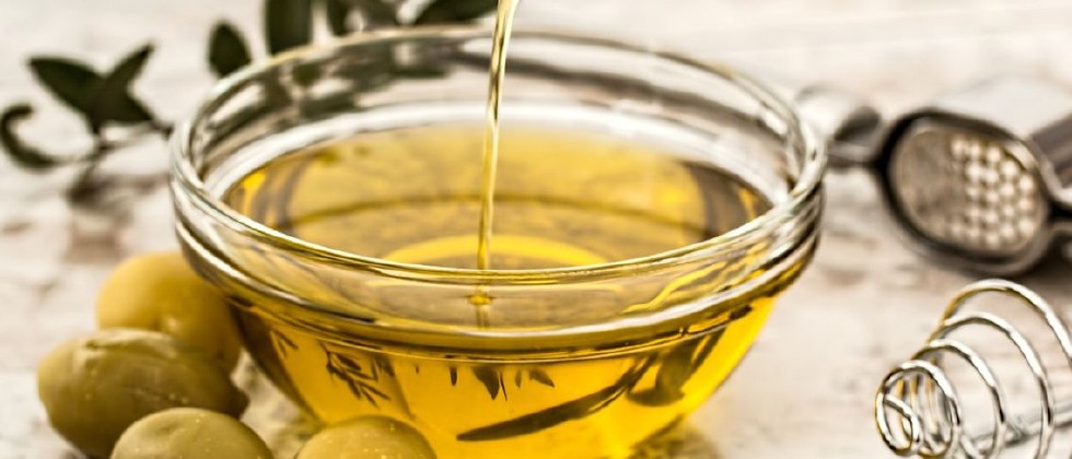 Come schiarire la pelle con l'olio d'oliva