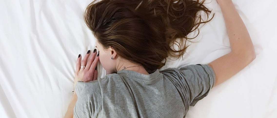 5 kedudukan tidur yang paling selesa bagi penghidap sakit belakang