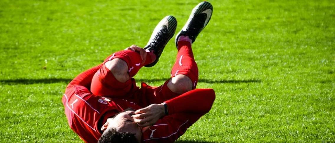 Penyembur Ajaib Apa Yang Sering Digunakan Pemain Bola Sepak Ketika Cedera?