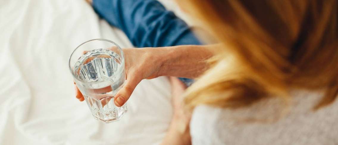 Adakah Minum Air Hangat Betul Menyembuhkan Anyang-anyangan?