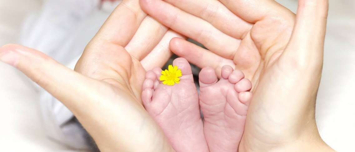 4 Cara Mengatasi Bayi Kuning