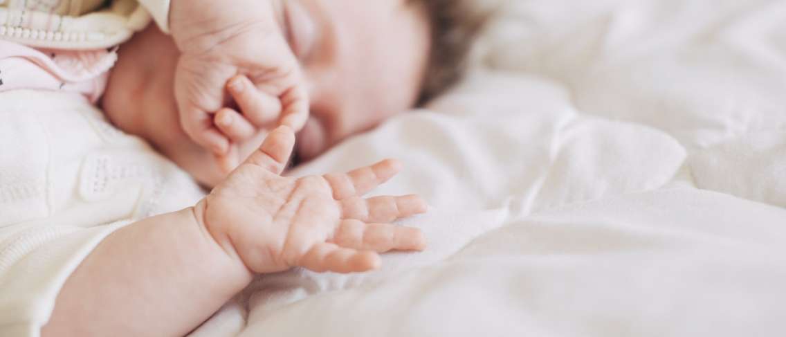 Bayi Berpeluh Semasa Tidur, Adakah Biasa?
