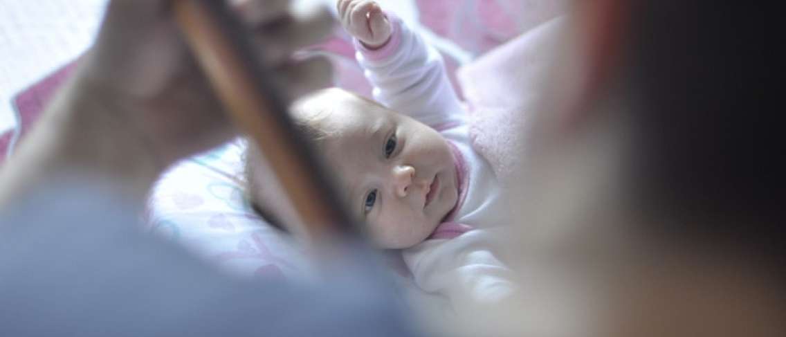 Adakah berbahaya jika bayi sering terkejut?