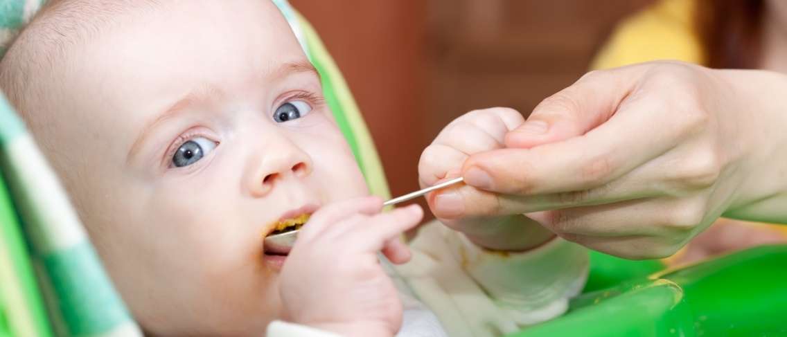 Inilah Cara Memilih Peralatan Makan Bayi yang Betul!